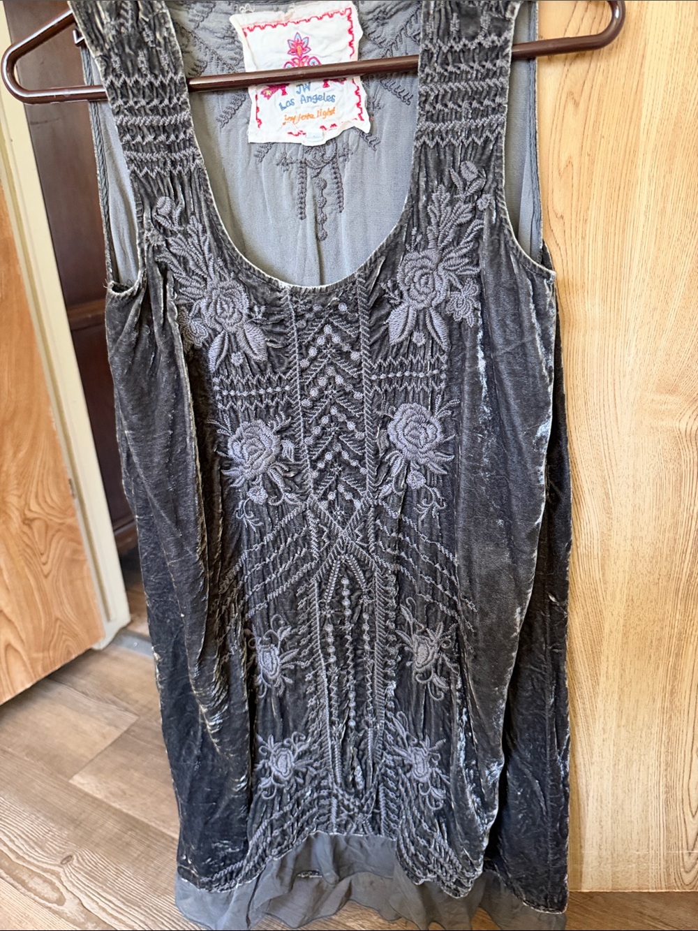 Johnny wasEmbroidered Velvet Scoop Neck Tank Dress - Black